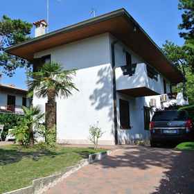 Room 1 Pinea 35 in Bibione With 2 Bedrooms and 1 Bathrooms, Fossalta di Portogruaro Villas