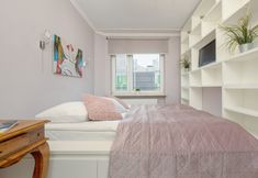 Others 2 Central Warsaw Apartment by Renters