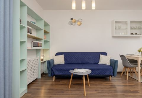 其他 Beige and Blue Apartment by Renters