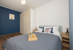 其他 4 Beige and Blue Apartment by Renters