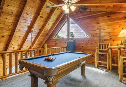 其他 Pigeon Forge Cabin: Premier Location & Hot Tub