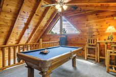 其他 Pigeon Forge Cabin: Premier Location & Hot Tub