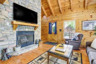 其他 4 Pigeon Forge Cabin: Premier Location & Hot Tub