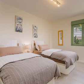 Room 1 El Sarmiento Beach Apartment, Tíjola Hotels