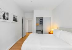 Others 4 Belltown's Flower Moon