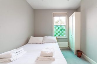 Khác 4 Modern 2-bed Flat in Shepherds Bush - Comfort & Style!