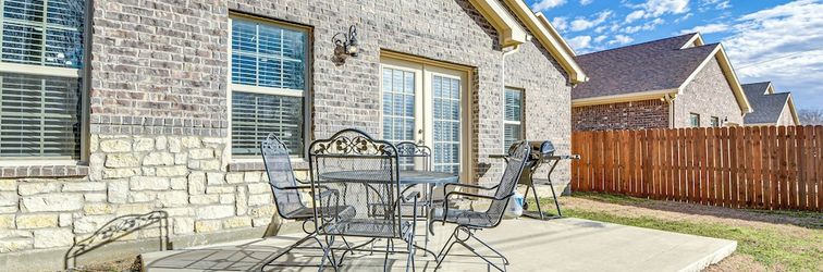 Others Spacious Grand Prairie Home w/ Fenced Yard + Patio