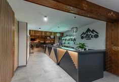 Others 3 Willa Folk & Prestige