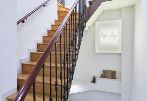 Lain-lain Estudios Bordadores by Valdesierra