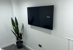 Others 4 Immaculate 2-bed Apartment in Birmingham