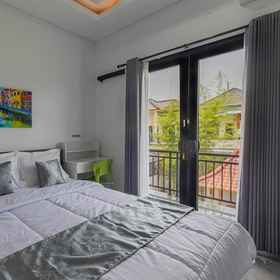 Casa Yumi 1 Casa Yumi, Kantor Pusat Mtrans Denpasar Hotels