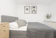 Others 4 Grey Apartment Śródmieście by Renters