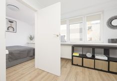 Others 3 Grey Apartment Śródmieście by Renters