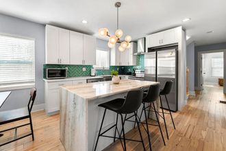 Others 4 City Oasis With Hot Tub Group-friendly