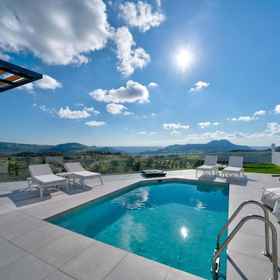 Room 1 Villa Vidiano in Foinikas, Dimos Agios Vasileios Hotels