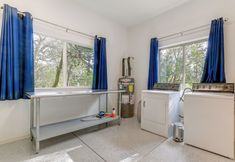 Others 6 Charming Grants Pass Cottage w/ Patio & Gas Grill!