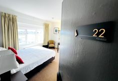 Khác 2 The Springfield Fairbourne