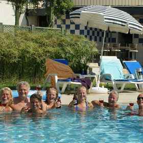 Primary image 1 Beach Front Apartment Close to Centre of Side With all you Desire Sleeps up to 4, Khách sạn Taşağıl Bucağı