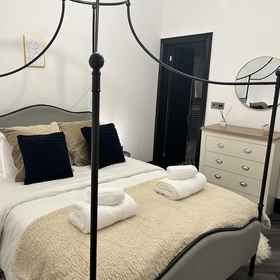 Primary image 1 Captivating 2-bed Apartment in Brighton, Wise & Prime Personal Training Hove | PT Hotels