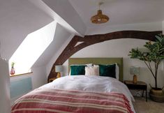 Others 2 Remarkable 1-bed Cotswolds Cottage in Finstock