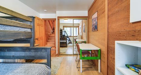 Others 2 Truckee Resort Condo w/ Shuttle + Hot Tub Access!