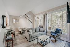 Others 45sw - Fireplace - Dishwasher - Washer/dryer - Sleeps 4 1 Bedroom Condo by RedAwning