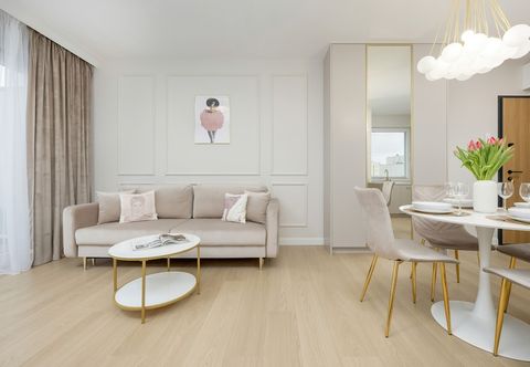 Others Stylish Apartment 7th Floor by Renters