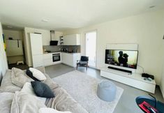 Others 2 New Studio in Belair with balcony