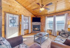 Others 7 Bear Cove by Avantstay Hot Tub + Pool Table!