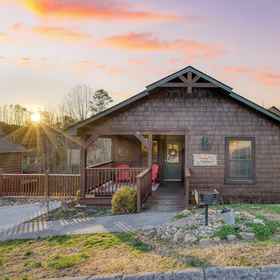 Primary image 1 Bear Cove โดย Avantstay อ่างน้ำว่าวร้อน + โต๊ะบิลเลียด!, โรงแรม & ที่พัก Pigeon Forge