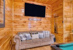 Others 4 Bear Cove by Avantstay Hot Tub + Pool Table!