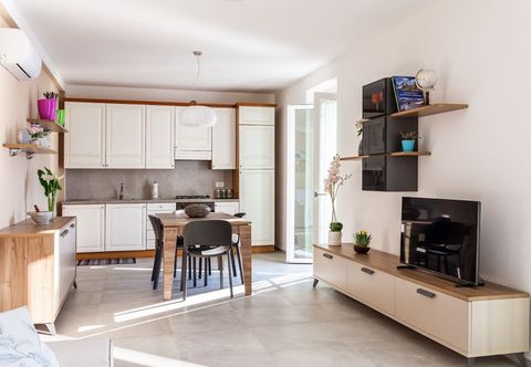 อื่นๆ 2-bed Apt With Stunning Lake Como Views & Terrace