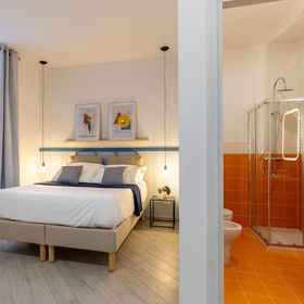 Room1Cool and stylish city apartment - WiFi,杜伊诺-奥里西纳公寓