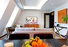 Others 3 2-bed Executive Apt 620
