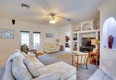 Khác 5 Walk to Lake: Home w/ Screened Porch in Sebring!