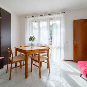 Room 1 Scarlet Apartment With Garden by Wonderful Italy, Province of Como Hotels