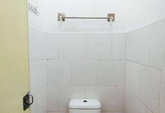 Others 6 Eleven Guest House Syariah