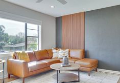 Others 2 Lakeland Retreat: Private Heated Pool & Yard Games