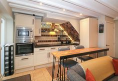 Others 5 Pine Cottage