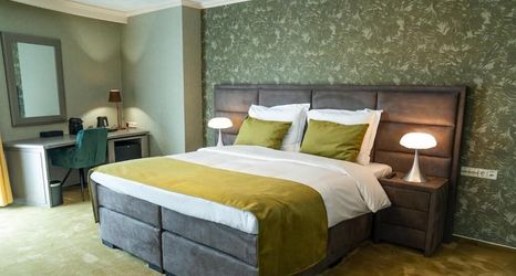 Others 2 Hotel & Restaurant Infinity