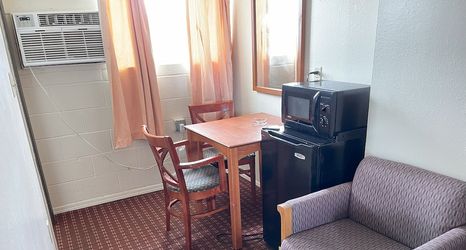 Others 2 Royal A Motel