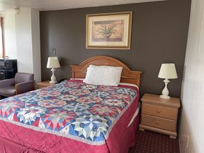 Others 4 Royal A Motel