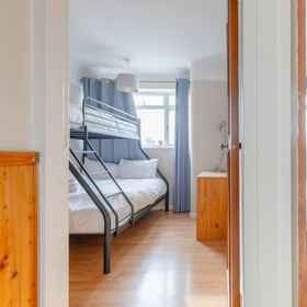 Room 1 Superbly Located 2BD Flat Heart of Pimlico!, River Park Tower Marketing Suite Hotels