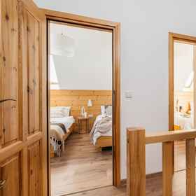 Room1Dom Jarosze II - LoftAffair 公寓，波罗宁飯店