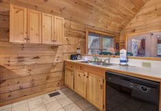 Lainnya 4 Mariettas Dream 2br in Mountains w/ Hot Tub!