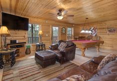 Lain-lain 2 Cozy Log Cabin w/ Hot Tub & Game Room!