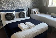 Khác 5 Canterbury Charm, Spacious 4 Bed House