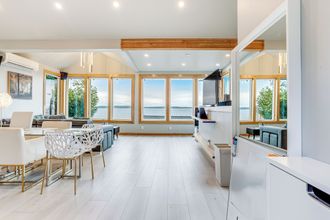 其他 4 Seattle Sanctuary w/ Sweeping Views, Walk to Beach