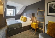 其他 2 Host Stay Ochre Yellow