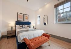 Others 6 Host Stay Bands Warehouse IV